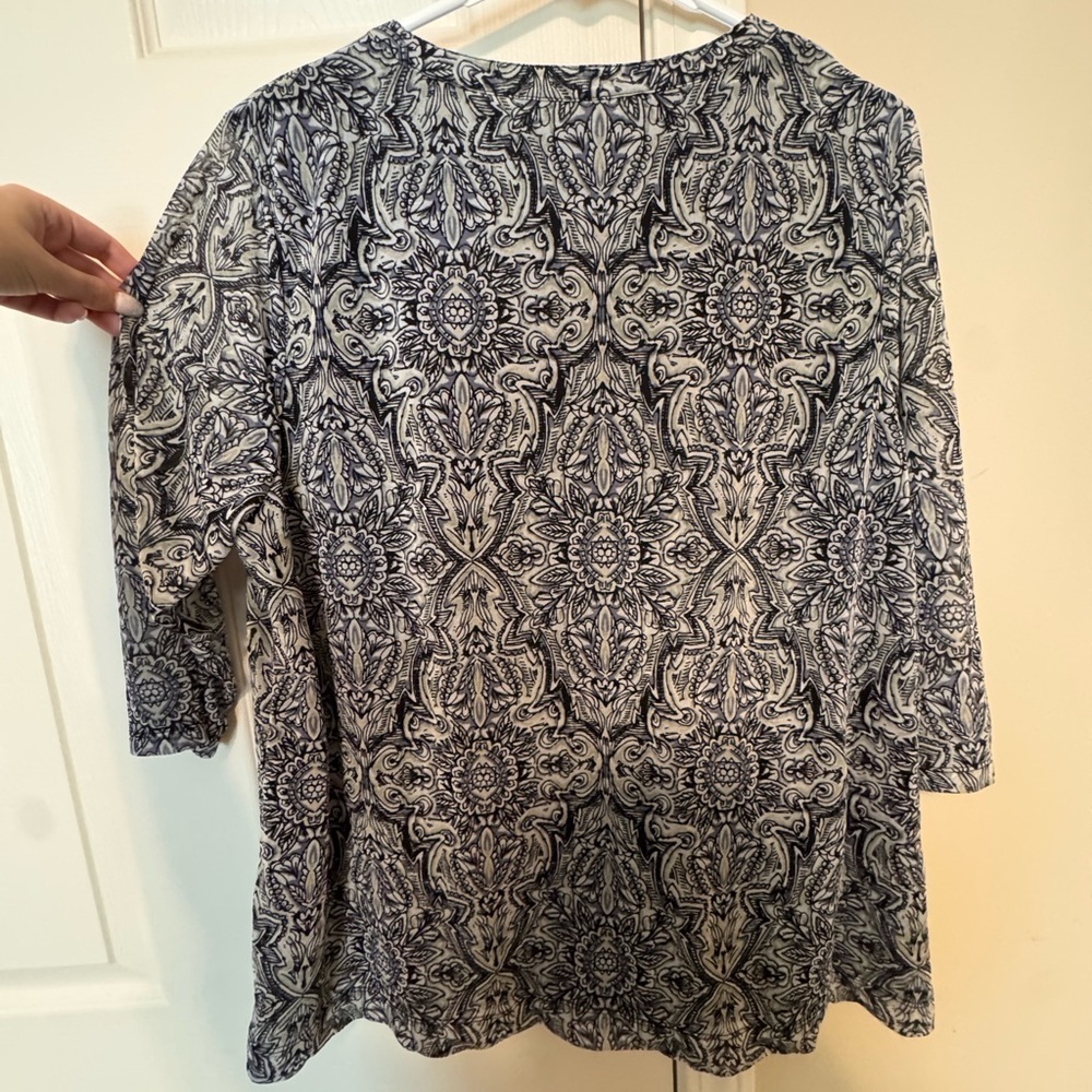 Croft & Barrow Black and White Paisley Blouse - Picture 4 of 5